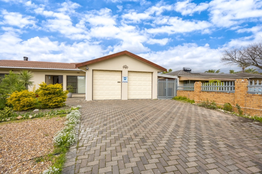 4 Bedroom Property for Sale in Soneike Western Cape